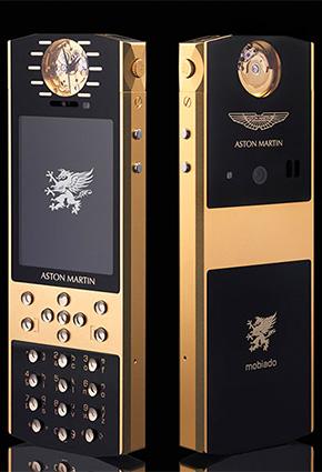 هاتف جديد من Mobiado مطليّ بالذهب وأزراره من الياقوت والكريستال